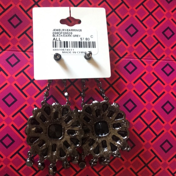 NWT Chandelier Earrings - Picture 2 of 7